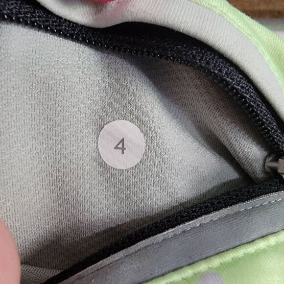 Lululemon Run: Pace Crop Leggings Running Workout SZ 4 Green Pokadot - Picture 3 of 6